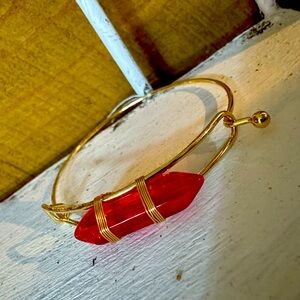 Red clear faux crystal quartz point bangle gold hardware bracelet transparent